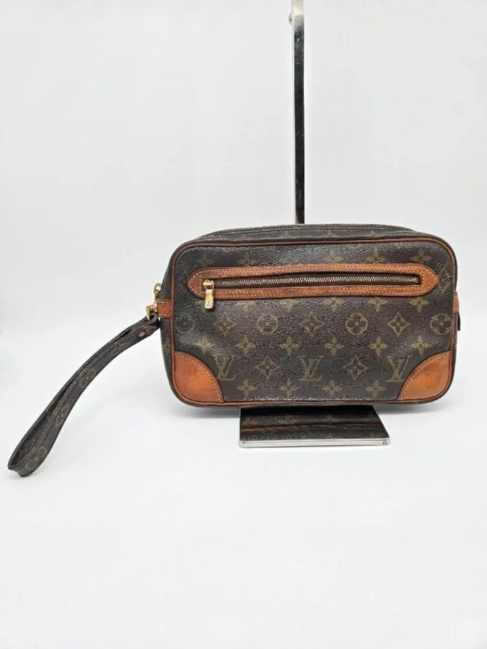 Louis Vuitton classic louis